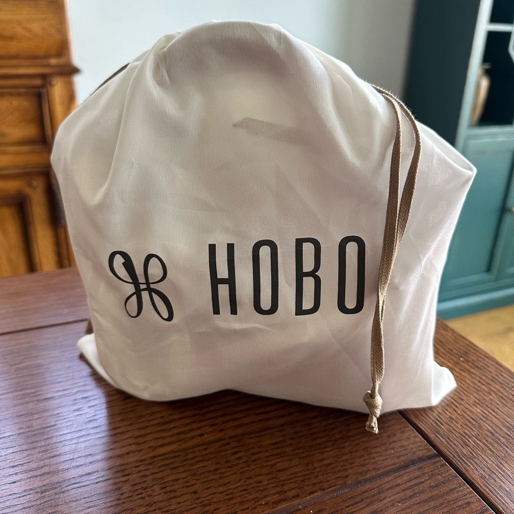 Elegant Pink Handbag - Picture 2 of 6